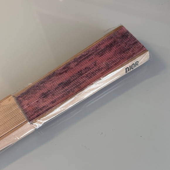 Christian Dior Pink Toile de Jouy Print Folding Fan Wood Handle Luxury Accessory - Picture 3 of 4